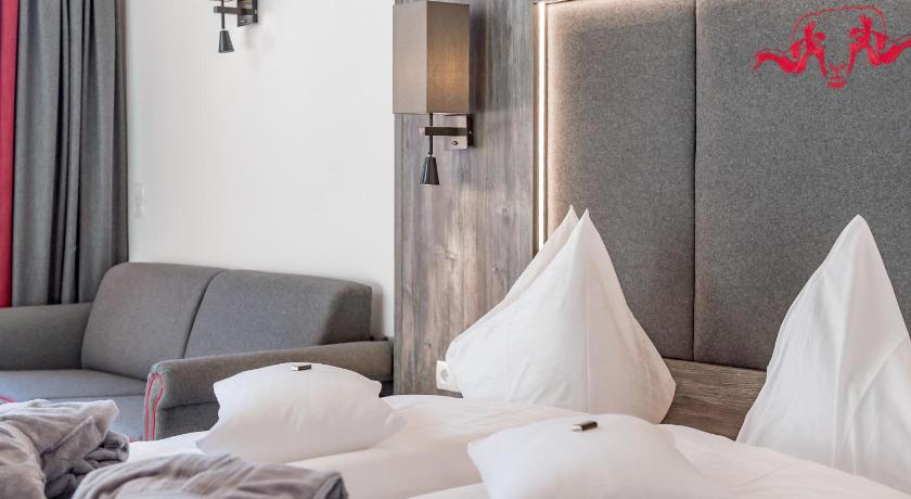 Image of Deluxe Double Room with Balcony 1