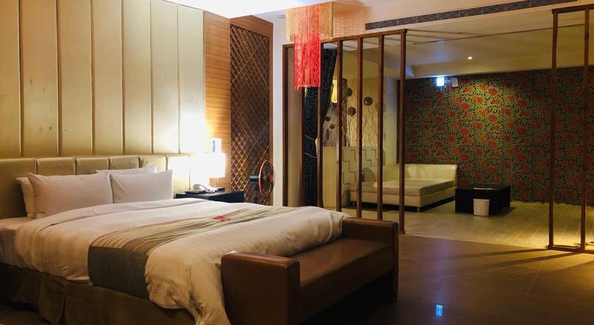Shantir Motel - image 21