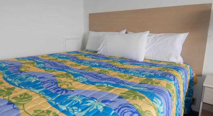 Thunderbird Beach Motel photo