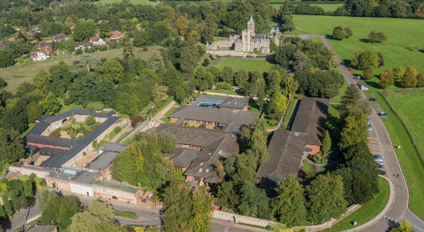 De Vere Horsley Estate photo