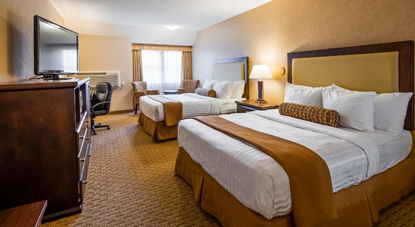 Best Western Plus Emerald Isle Hotel