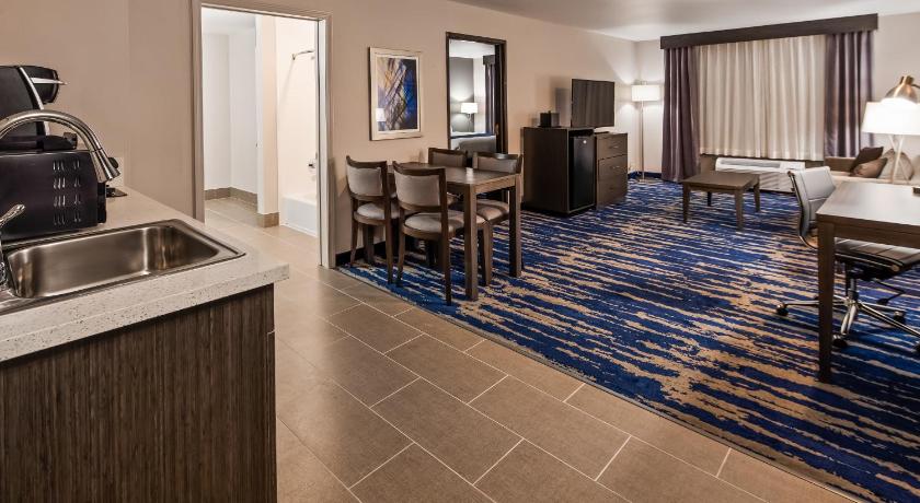 Best Western Plus Longview - University Hotel