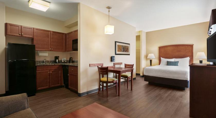 Days Inn & Suites by Wyndham Sherwood Park Edmonton