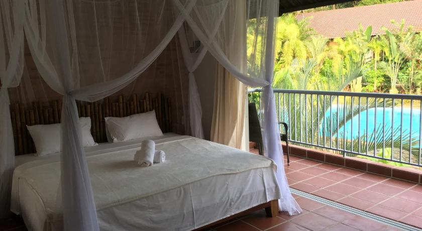 Image of Family Suite Pool View 8