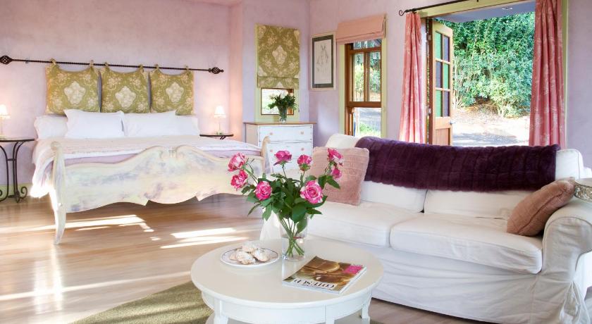 The Spotted Chook and Amelie's Petite Maison — Hotel in Sunshine Coast