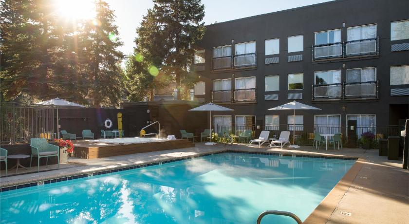 Hotel Ketchum photo