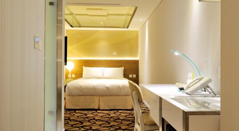 Image of Superior Double Room without Window 1