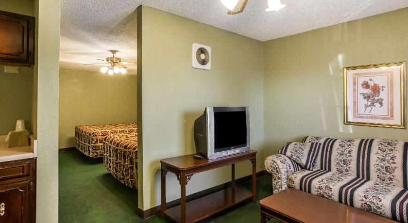 Rodeway Inn and Suites Smyrna