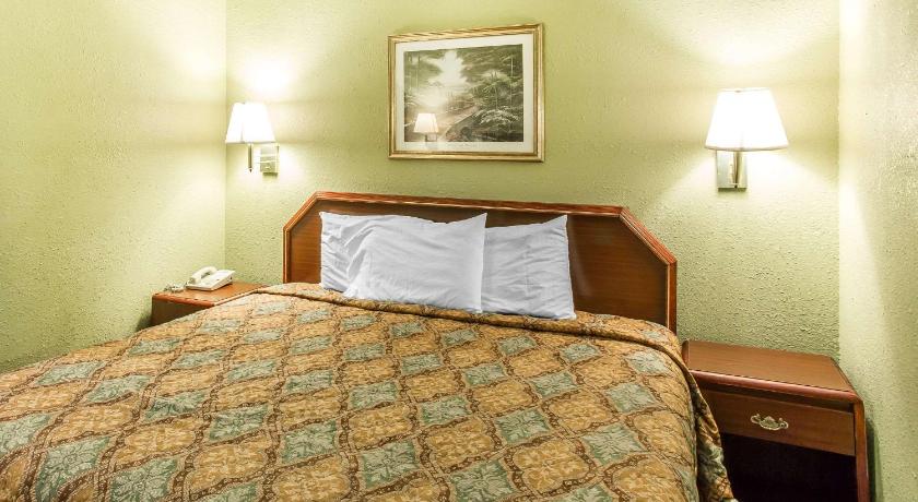 Rodeway Inn and Suites Smyrna