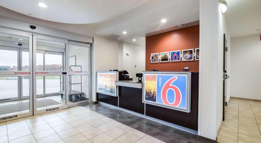 Motel 6-Poplar Bluff, MO