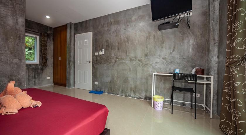 Maenam Villa Hotel - image 42