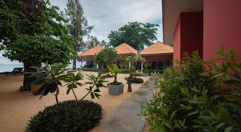 Maenam Villa Hotel - image 10