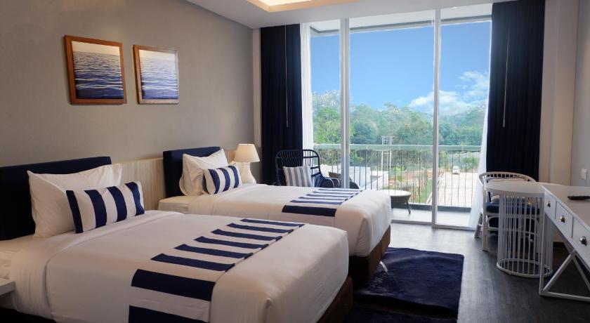 Image of Deluxe Twin Room Garden View 4