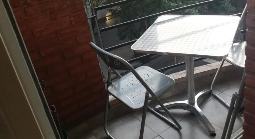Apartamento Monoambiente amplio 2 banos balcon cerca Hospital Italiano Almagro Precio en AR Pesos o  photo