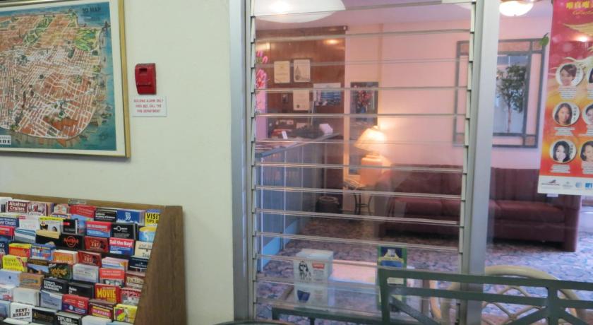 Royal Pacific Motor Inn photo