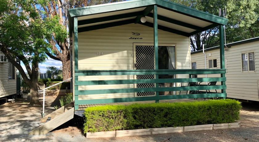 Tatura Cabin &amp; Caravan Park — Hotel in Moama