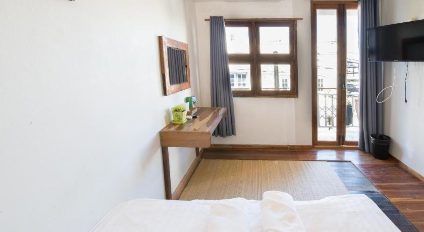 Image of Superior King Room 12