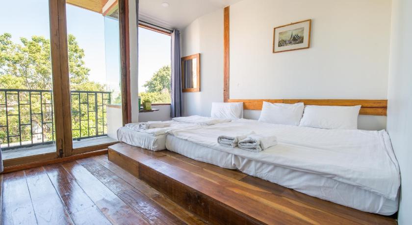 Image of Superior Triple Room 5