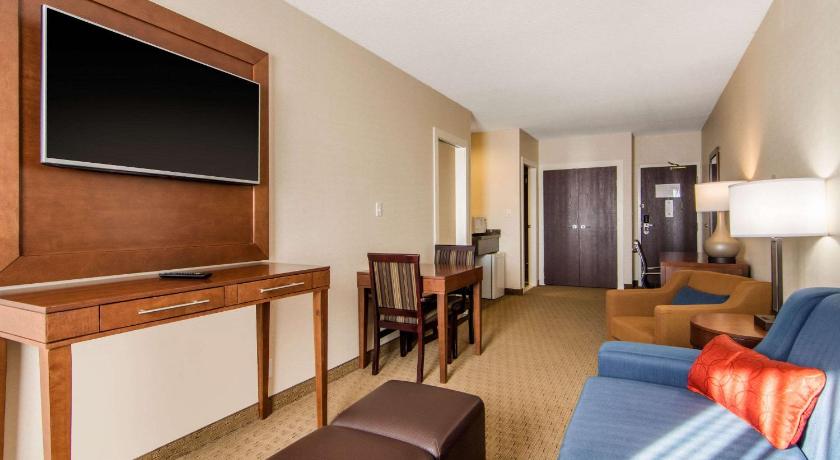 Comfort Inn and Suites Medicine Hat