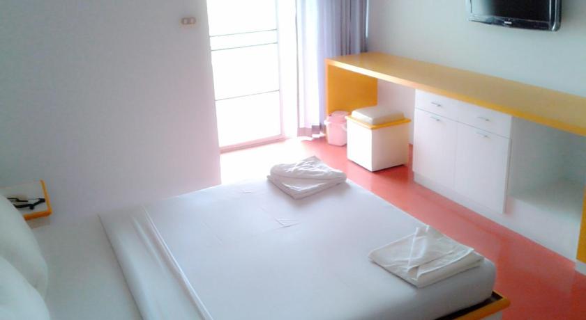 Image of Deluxe Double Room with City View 2