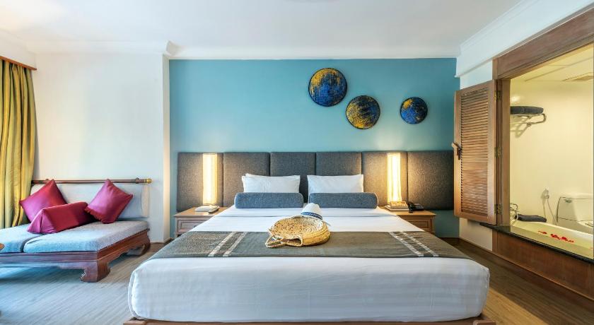 Image of Deluxe Double or Twin Room 7