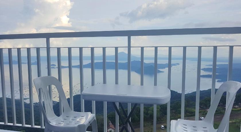 Image of One-Bedroom Apartment with Lake View 7