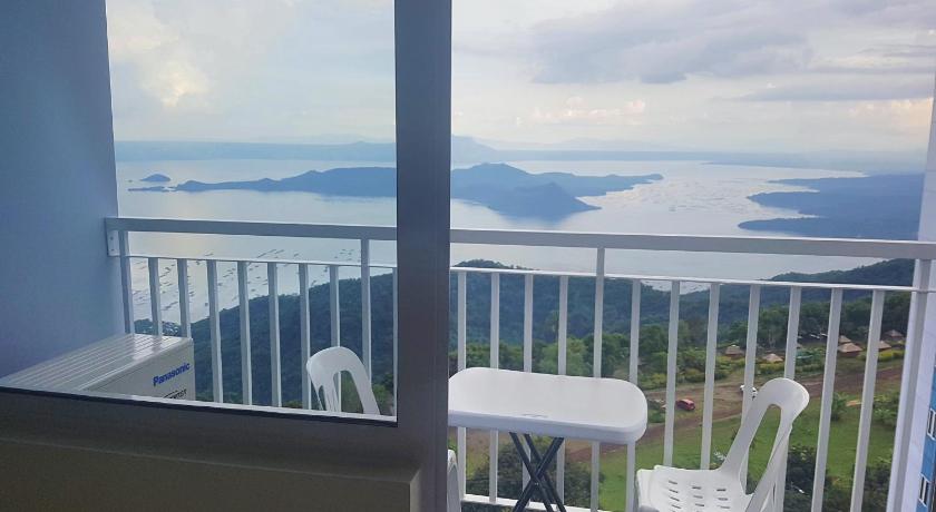 Image of Superior One-Bedroom Apartment with Balcony 1