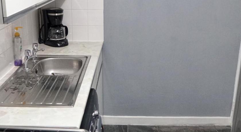 North London Apartment - Edmonton - image 4