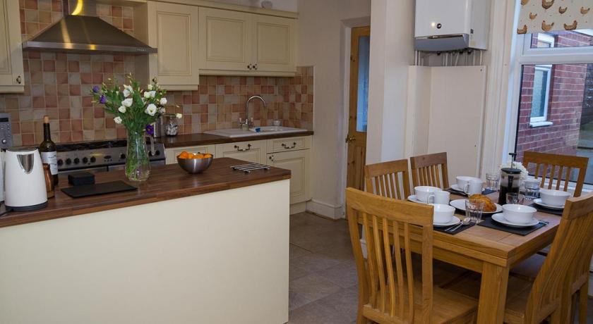 Jutes House Exeter - image 10