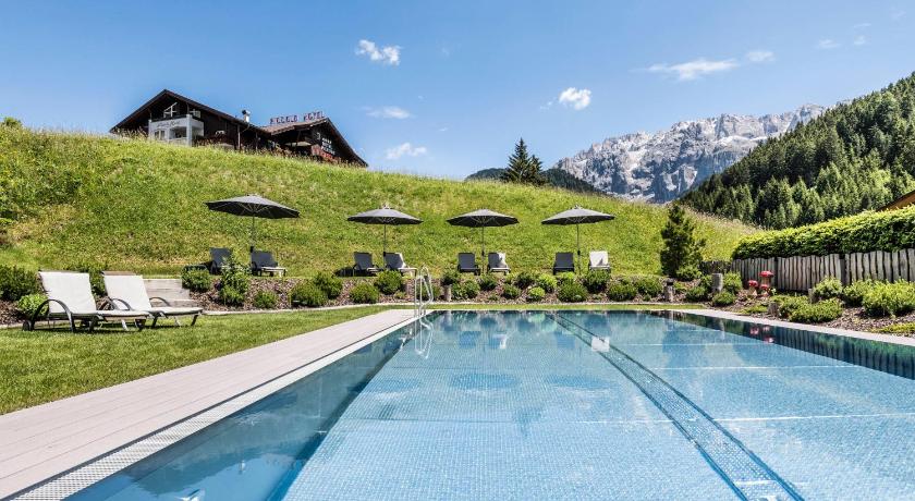 Hotel Portillo Dolomites 1966' photo