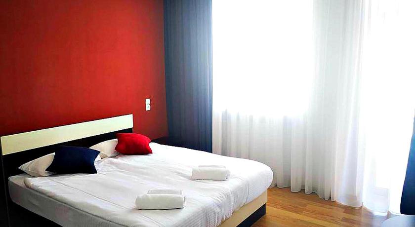 Hotel Hills photo