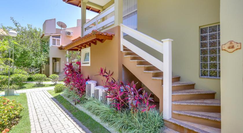 Image of Four-Bedroom House 665 12
