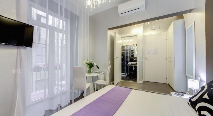 Фото: Двухместный номер с 1 кроватью и видом во внутренний двор (Double Room with Courtyard View) 3