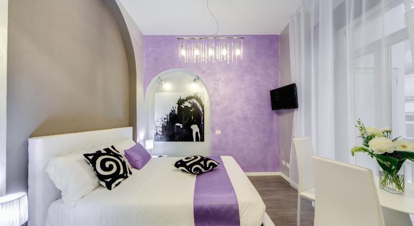Фото: Двухместный номер с 1 кроватью и видом во внутренний двор (Double Room with Courtyard View) 1