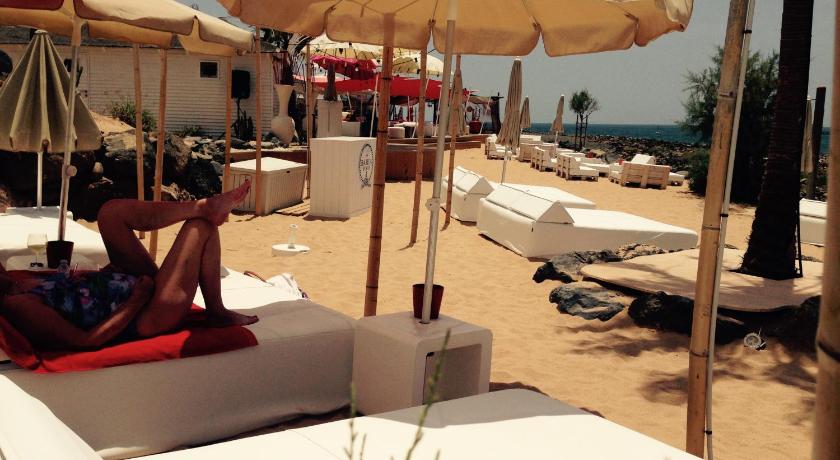 The Waves, Luxurious 5*, Wifi, Olympic pool photo