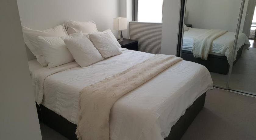 Modern Northbridge Apartment In Perth Room Deals Photos