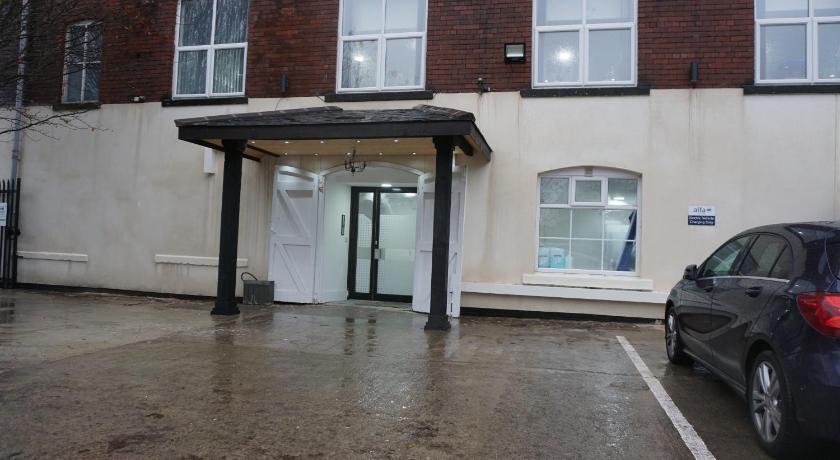 Alfa Apartments, Quarry Court, High Street, Morley photo