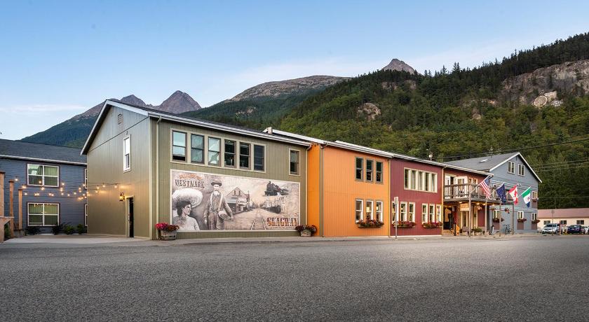 a large building with a train on the side of it, Westmark Inn Skagway in Skagway (AK)