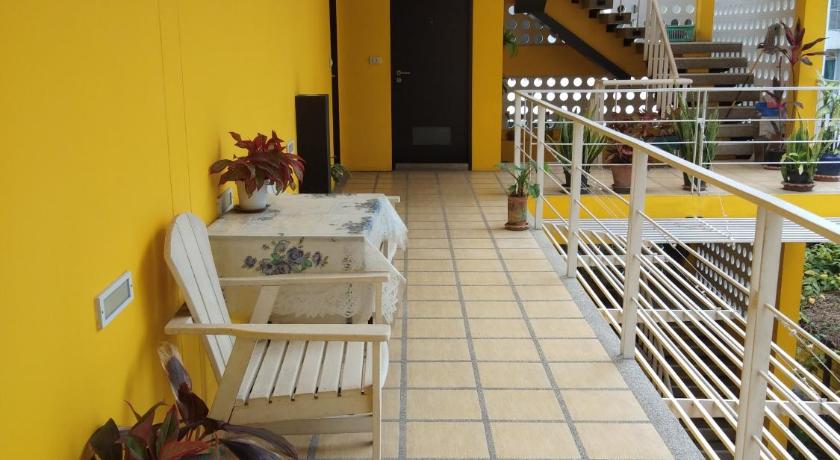 Image of One-Bedroom Suite 12
