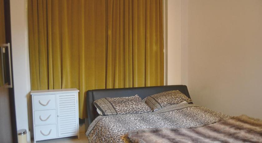 Superb Double Bedroom — Hotel in London