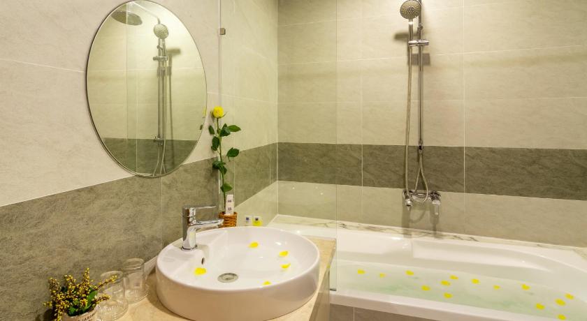 Image of Suite with Balcony 2