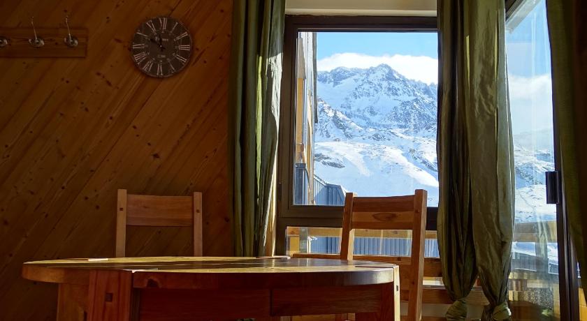Image of Apartment with Mountain View 9