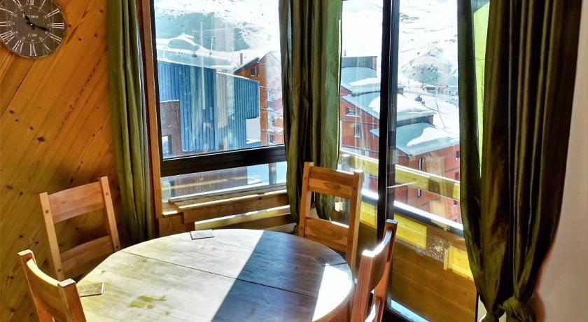 Image of Apartment with Mountain View 4