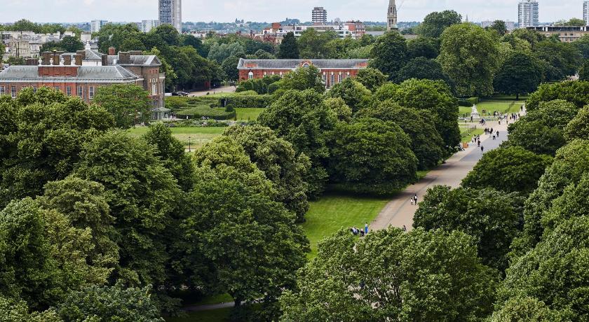 Cheval Thorney Court at Hyde Park