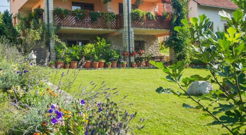 Guest House Nena Rastoke — Hotel in Slunj