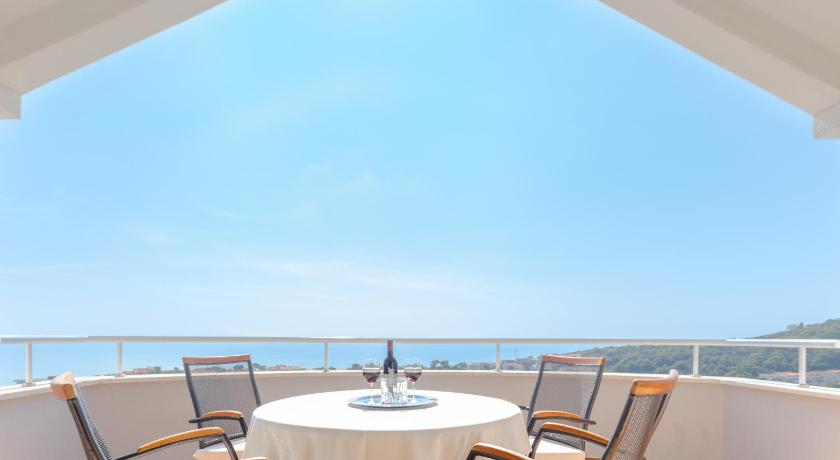 Mediterranean Blue Apartments photo