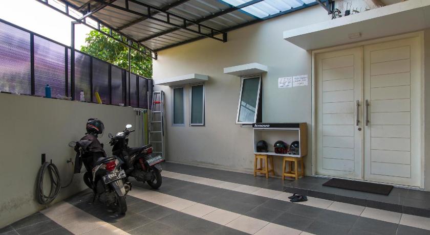 RedDoorz near Central Park Mall - image 7