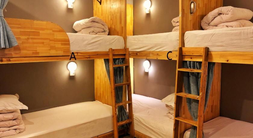 Image of 1 Bed in Female Dormitory 3