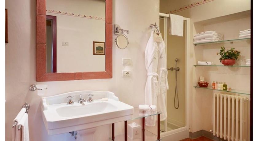 Image of Suite Triple Room 2