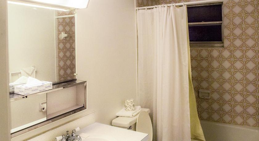 Richard's Motel Studios photo